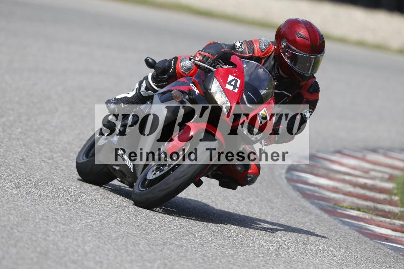 Archiv-2025/09 22.04.2025 Cornu Master School ADR/rot-rouge/42